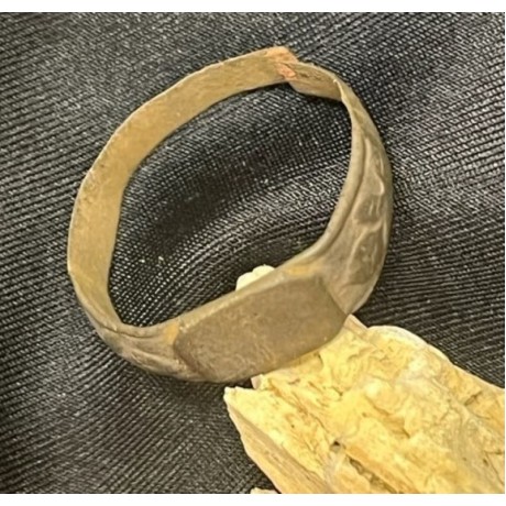 Genuine 1715 Shipwreck Fleet Historical Artifact Bronze Ring #MM-1715-2059